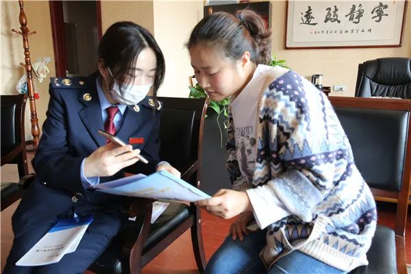 税收一线看发展：“朝阳税务小哥”助力税收优惠政策落实落细
