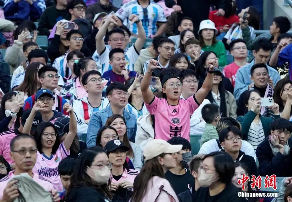 热搜爆了！梅西在日本登场，霍启刚再发声