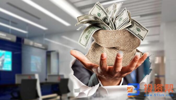 六旬老人买基金亏损超30%，状告代销行！法院判了