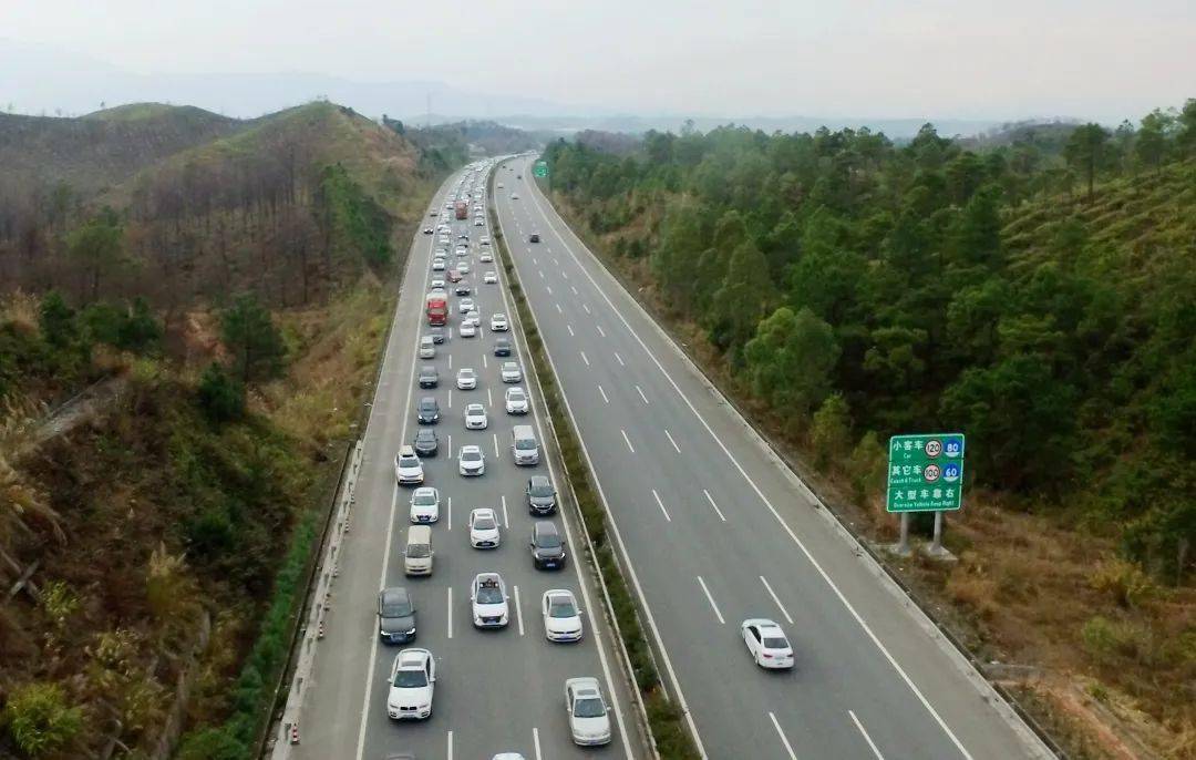返程大军“堵”上热搜！6小时路程开了22小时，今日拥堵缓解了！