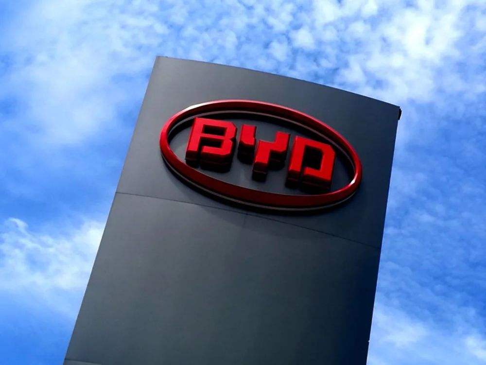 拉胯的上汽，6年跑输比亚迪超7000亿市值