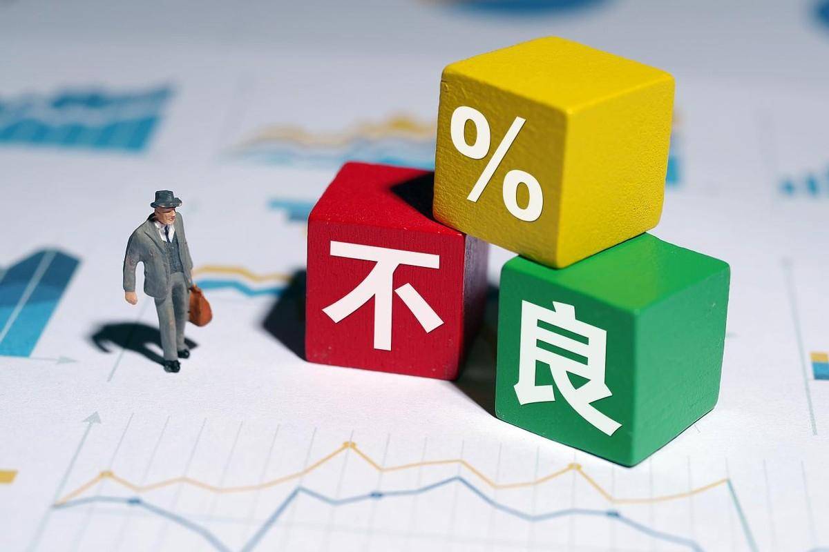 央行万亿大手笔操作，助力地方置换债发行，支持年底流动性