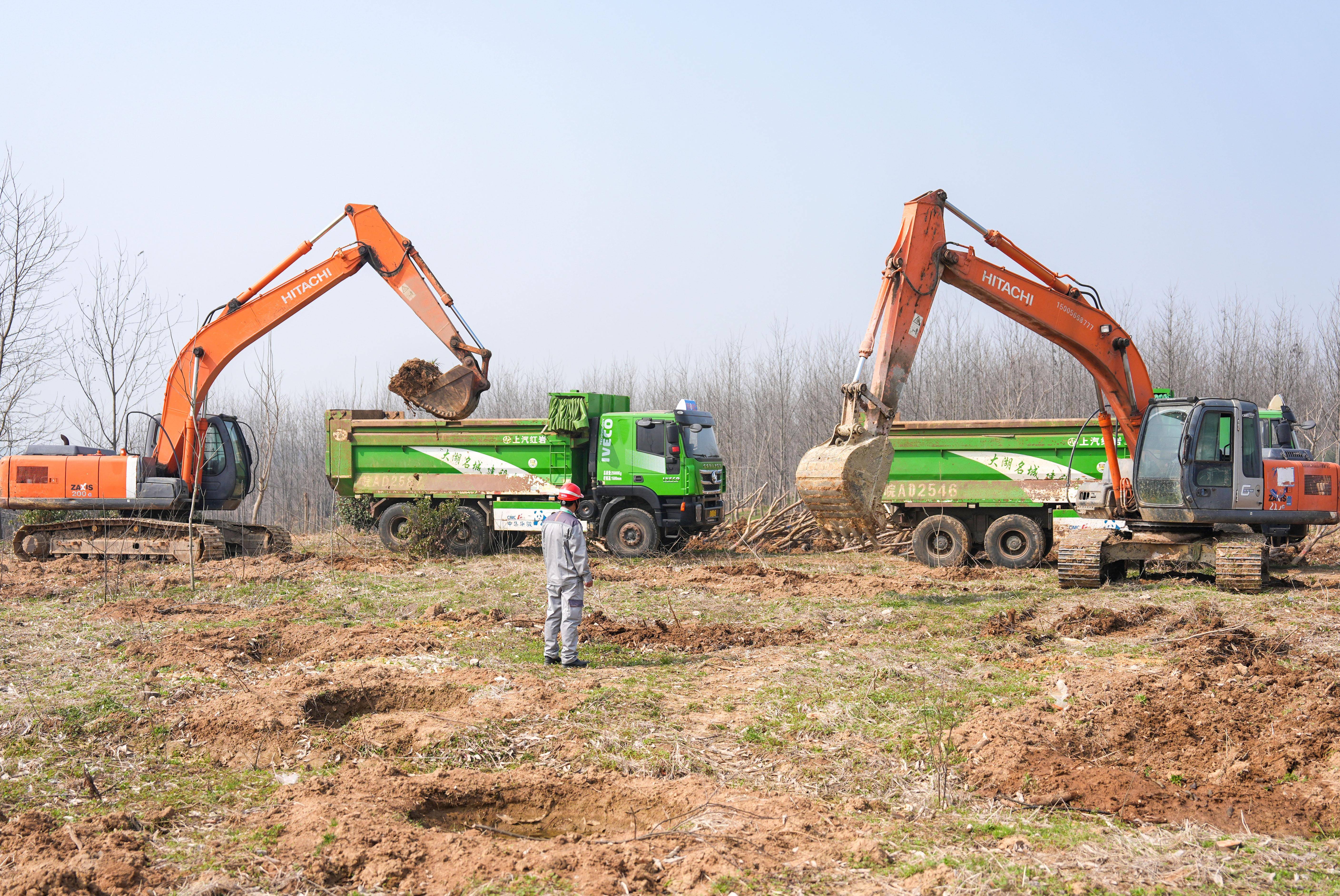 国家电网:哈密-重庆±800千伏特高压直流输电工程投产送电