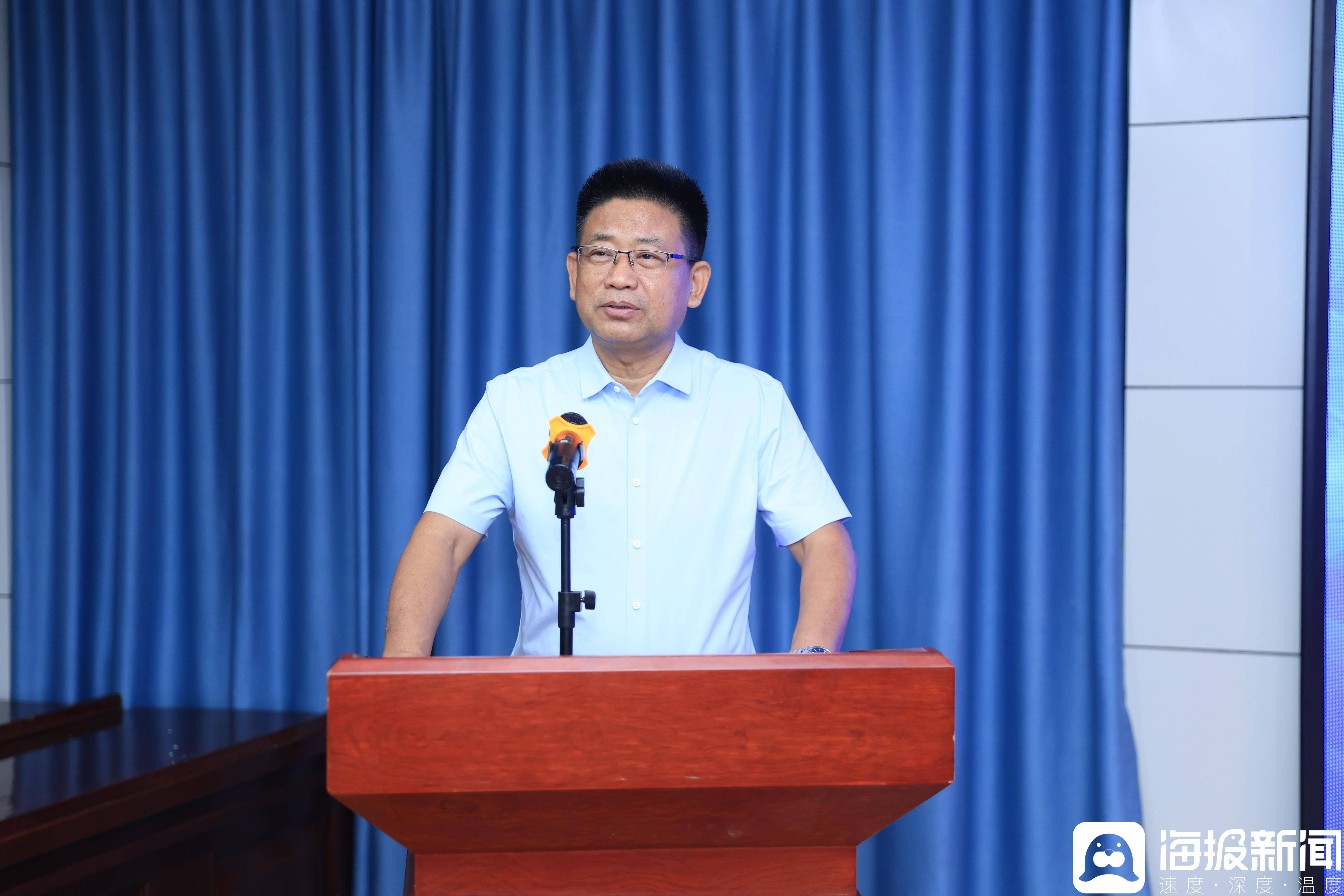 刘为民大使赴汤加埃瓦岛走访调研