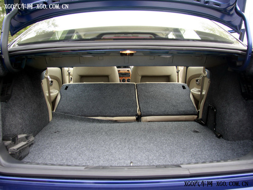 均普智能推出国内首条转盘式安全气囊折叠产线