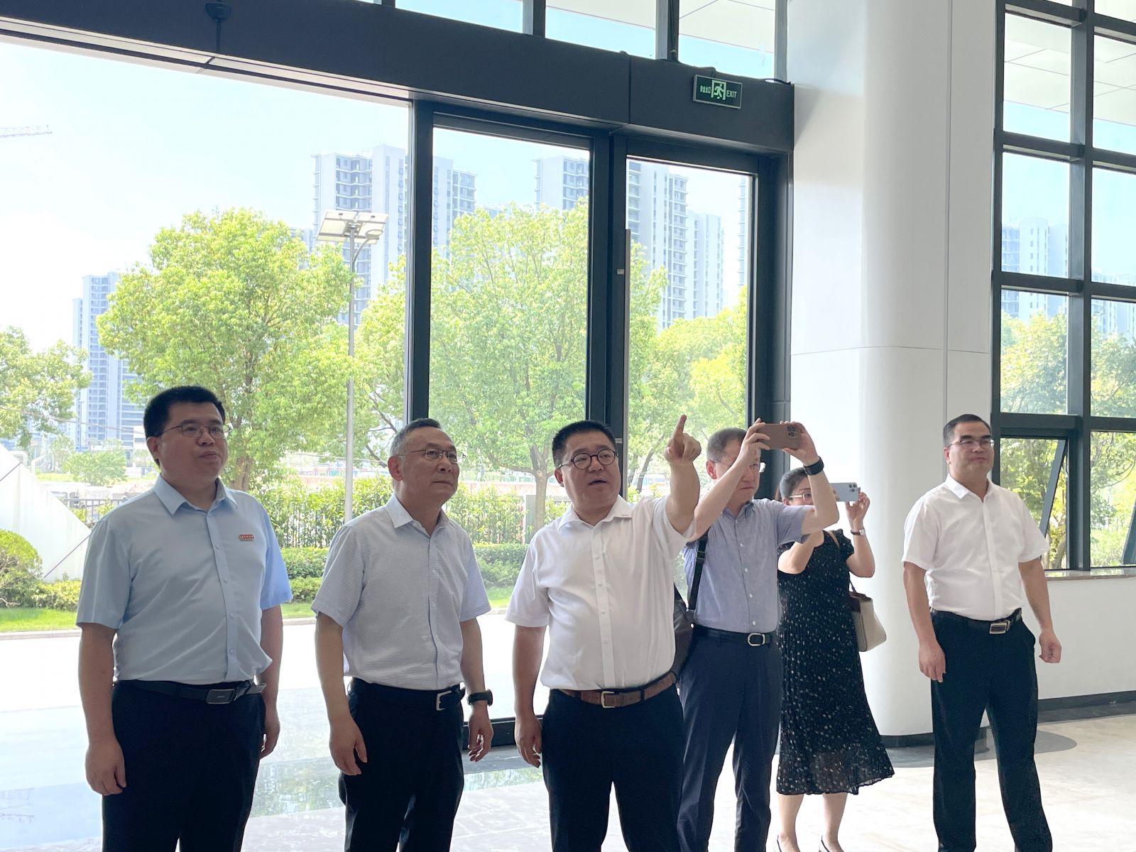 中国贸促会副会长李兴乾率团访问乌兹别克斯坦