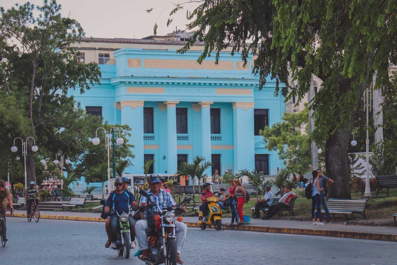 古巴卡马圭省新光伏能园区落成