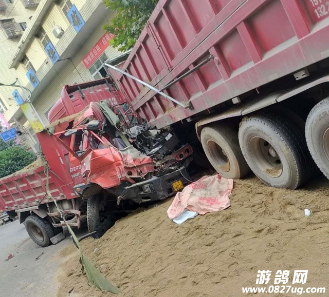 男子鸣笛引路人不满，强行驾车驶离致1死4伤