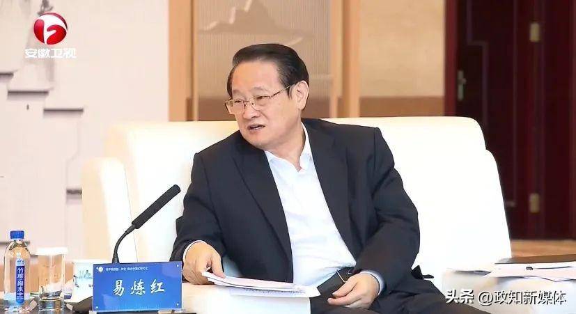 韩俊会见匈牙利农业部部长纳吉・伊什特万