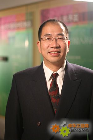 越总理范明政参观爱沙尼亚电子政务中心