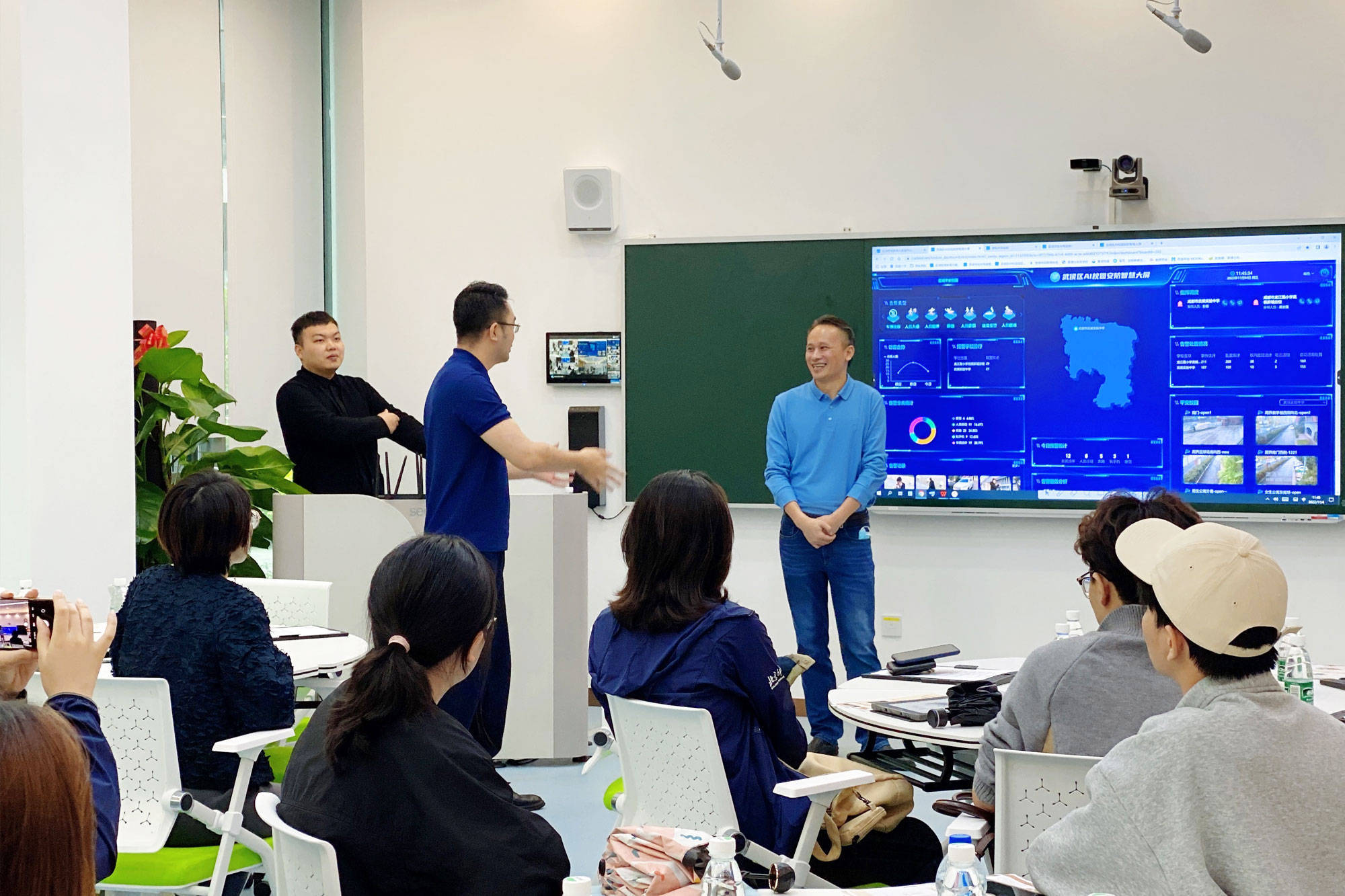 中旭未来(09890.HK)6月20日回购30.00万股，耗资396.28万港元