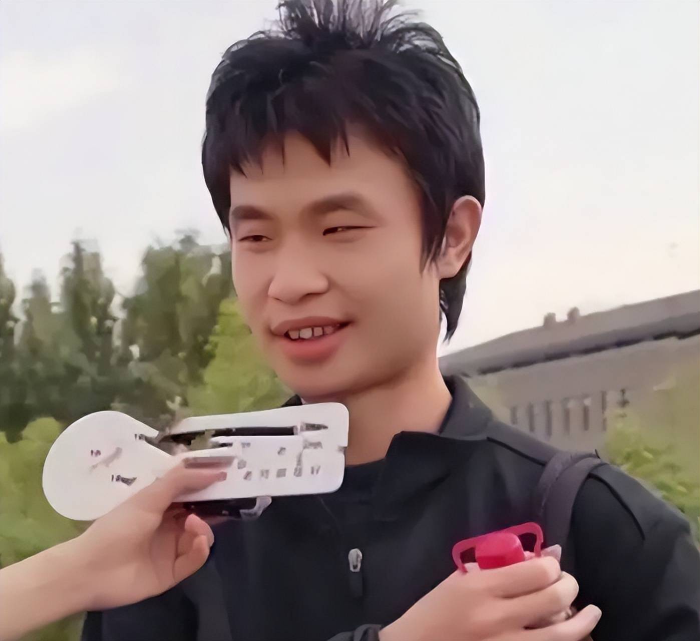 韦东奕就餐遭“贴脸拍摄”，北京网信办出手！超5000个账号被清理！