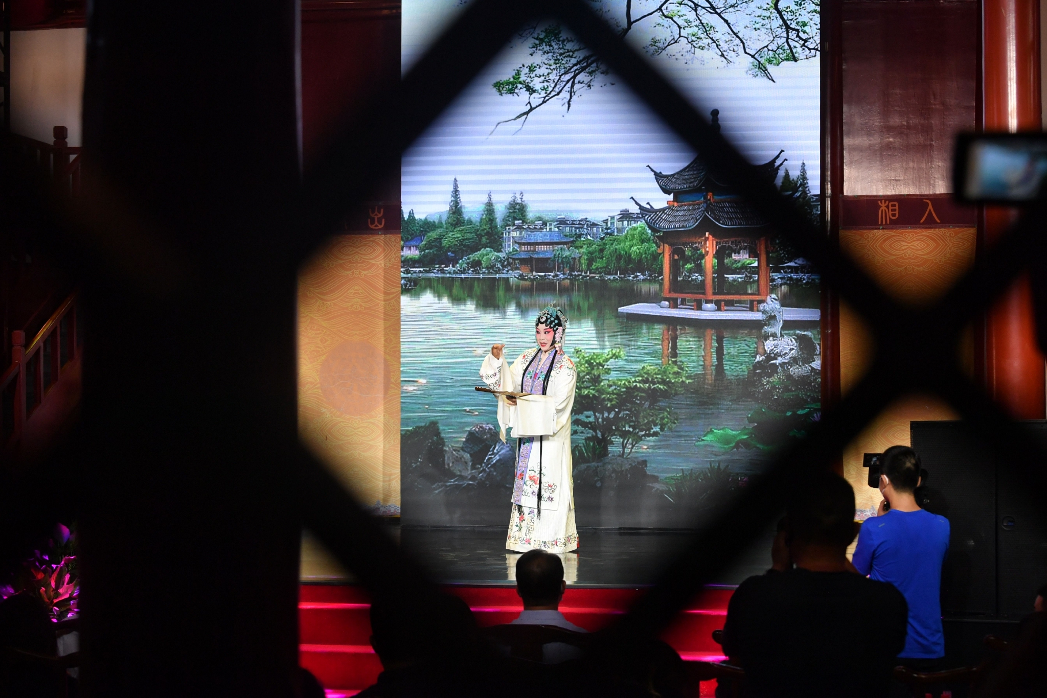 北京市文化和旅游局推介全市49个驻场演出项目