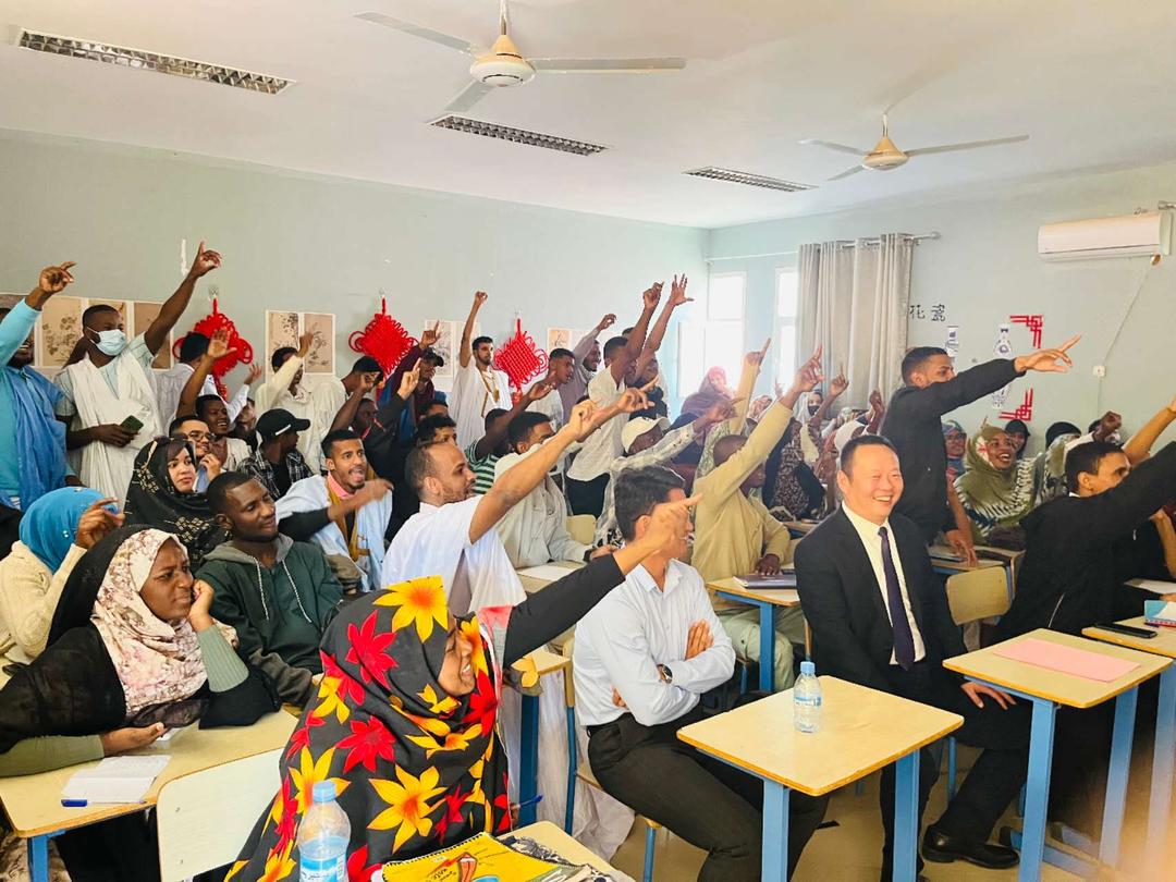 唐中东大使会见毛里塔尼亚海关总署署长