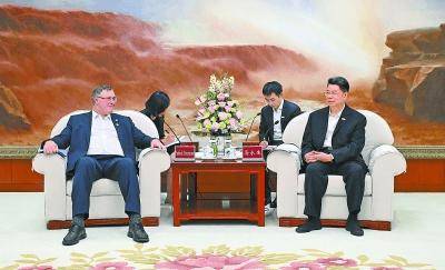 中国石油集团董事长戴厚良会见中核集团董事长申彦锋
