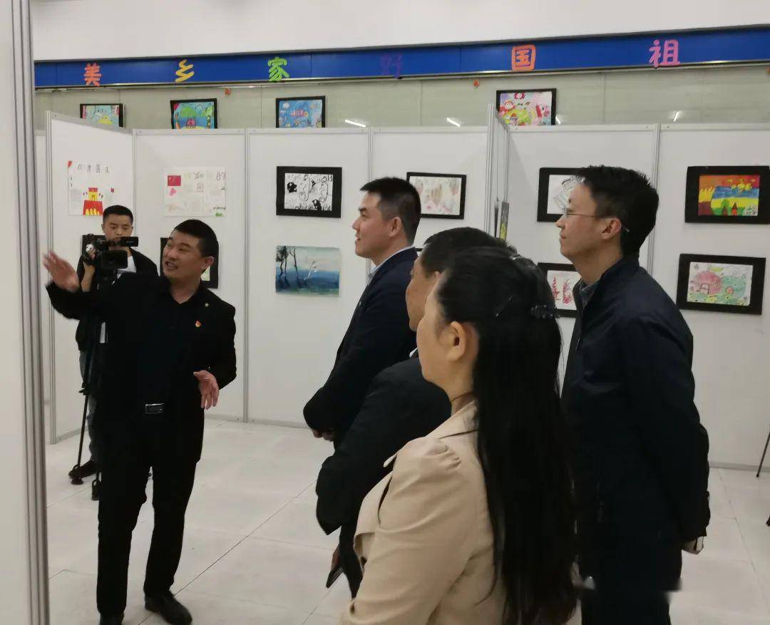 交通运输部部长刘伟会见新加坡交通部代部长萧振祥