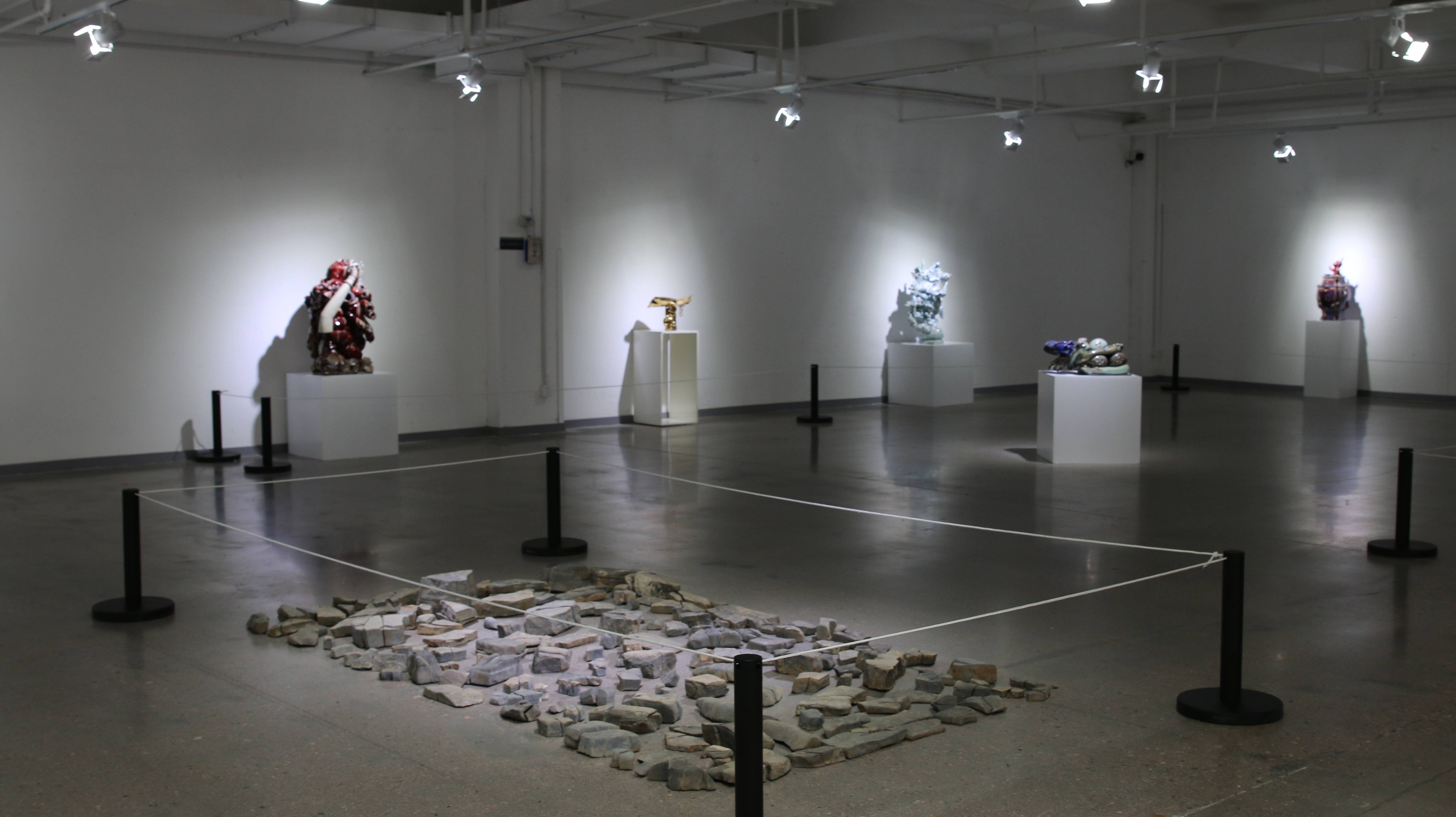 睹物与凝思――郭振宇艺术展