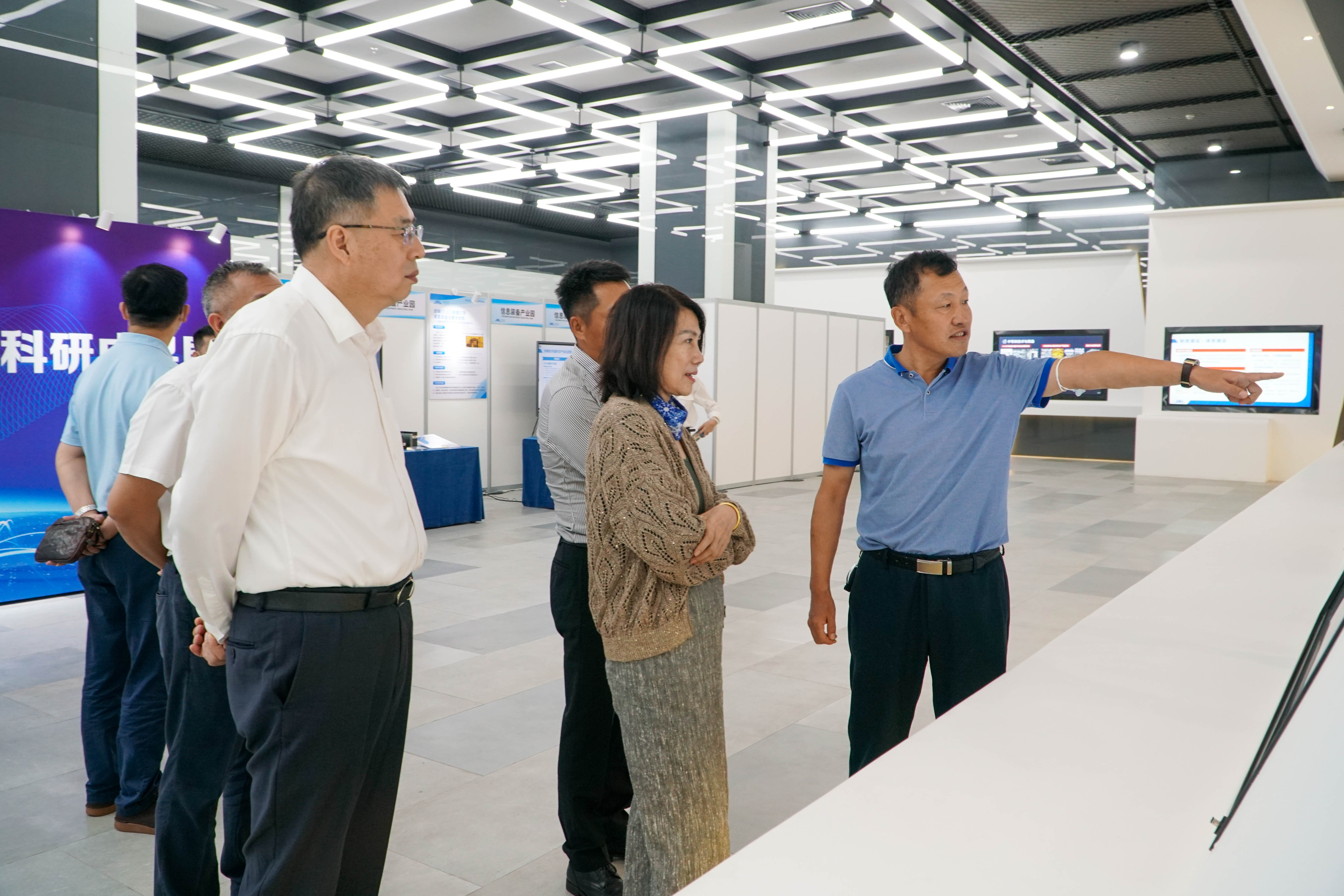 凯龙高科：沃得农机董事长一行到公司考察交流