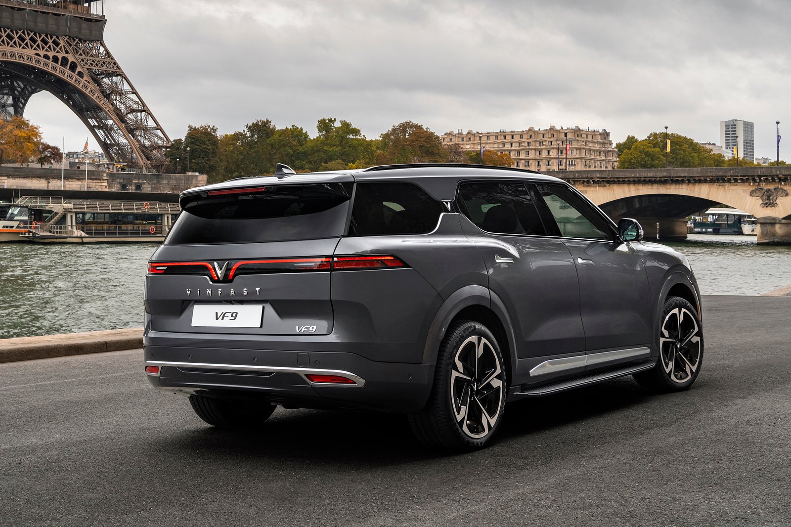 VinFast河静汽车厂落成