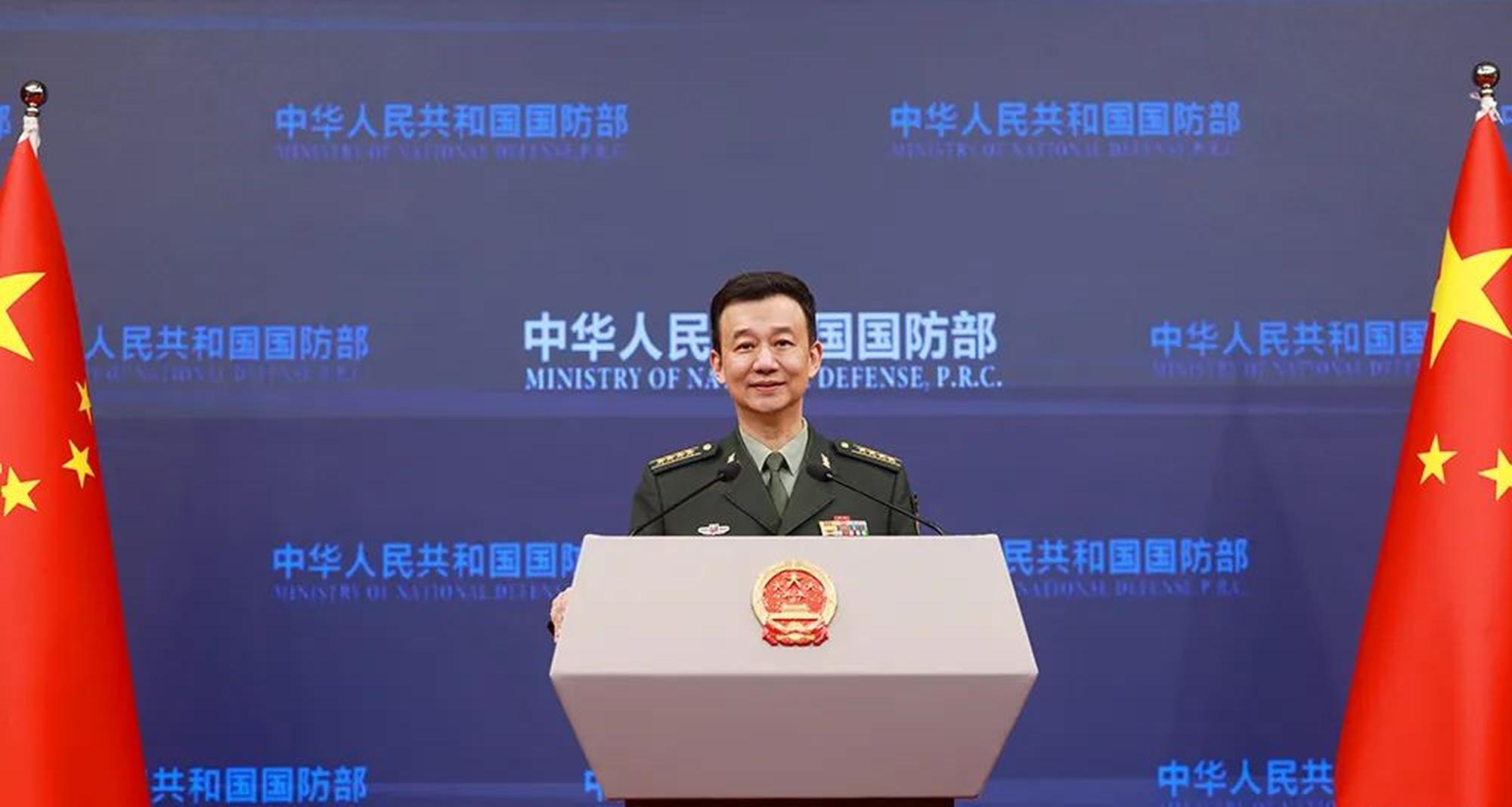 国防部新闻发言人蒋斌就日本政府2025年版《防卫白皮书》答记者问
