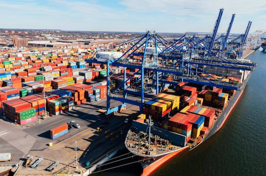 特朗普关税政策导致欧洲港口拥堵