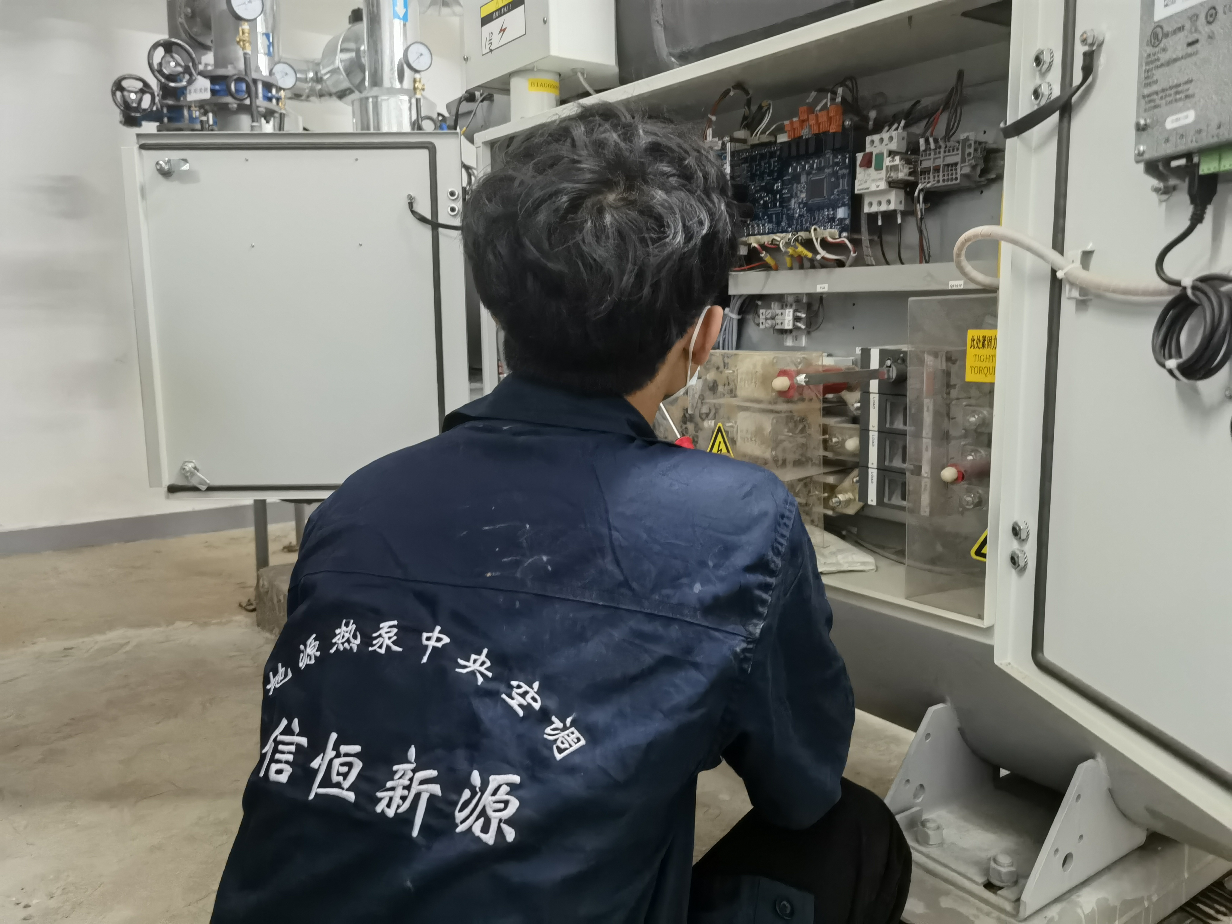 “连续10余天单量暴增1000%” 多地空调安装工程师正在支援东北