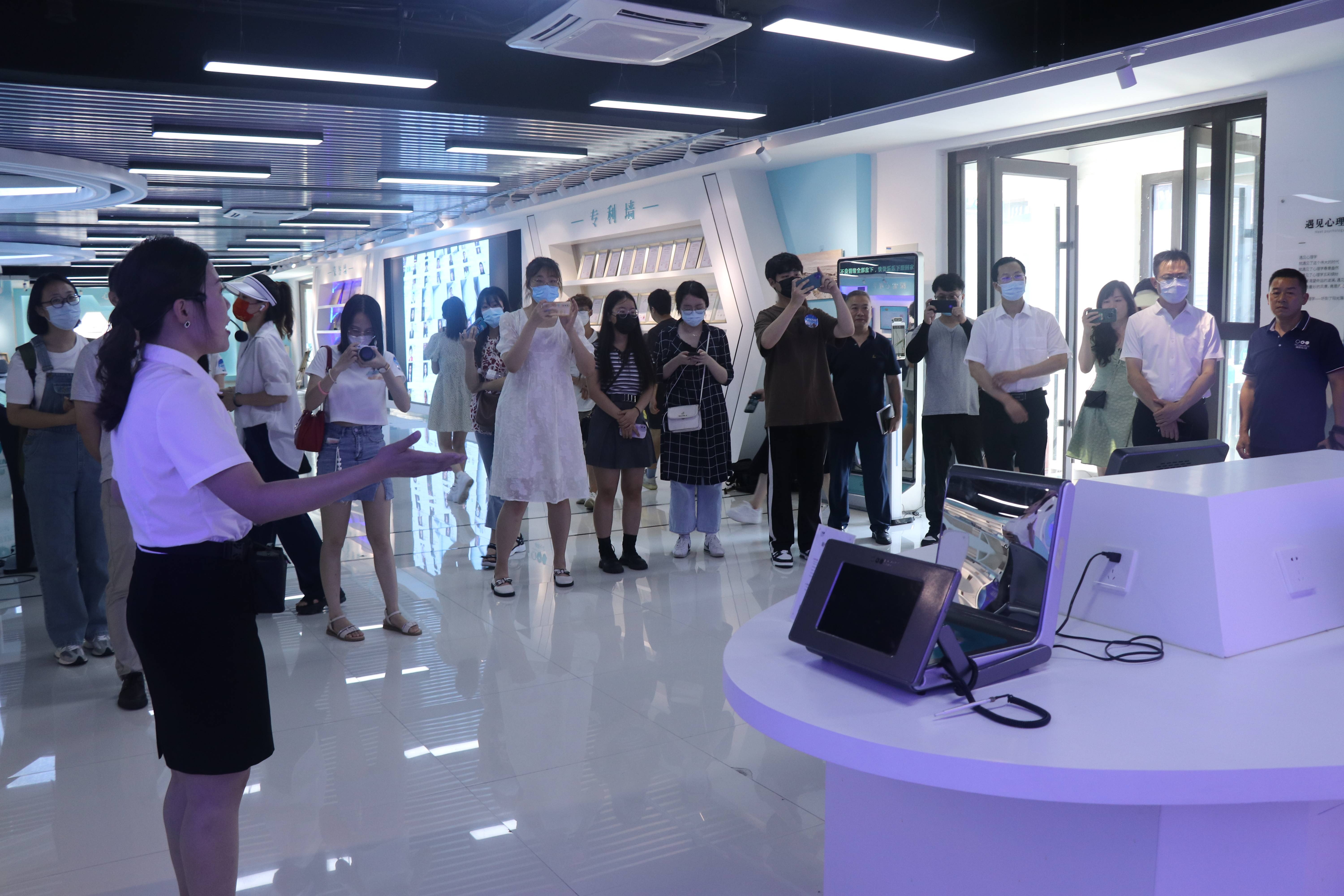 在摸索与创新长跑中前行：恒坤新材的半导体材料突围战