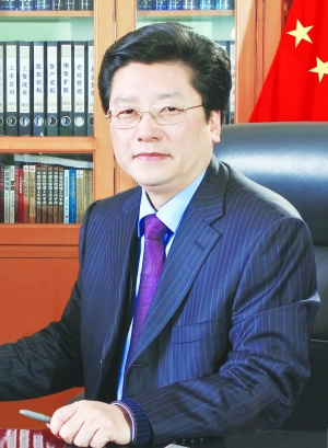 富达基金董事长变更