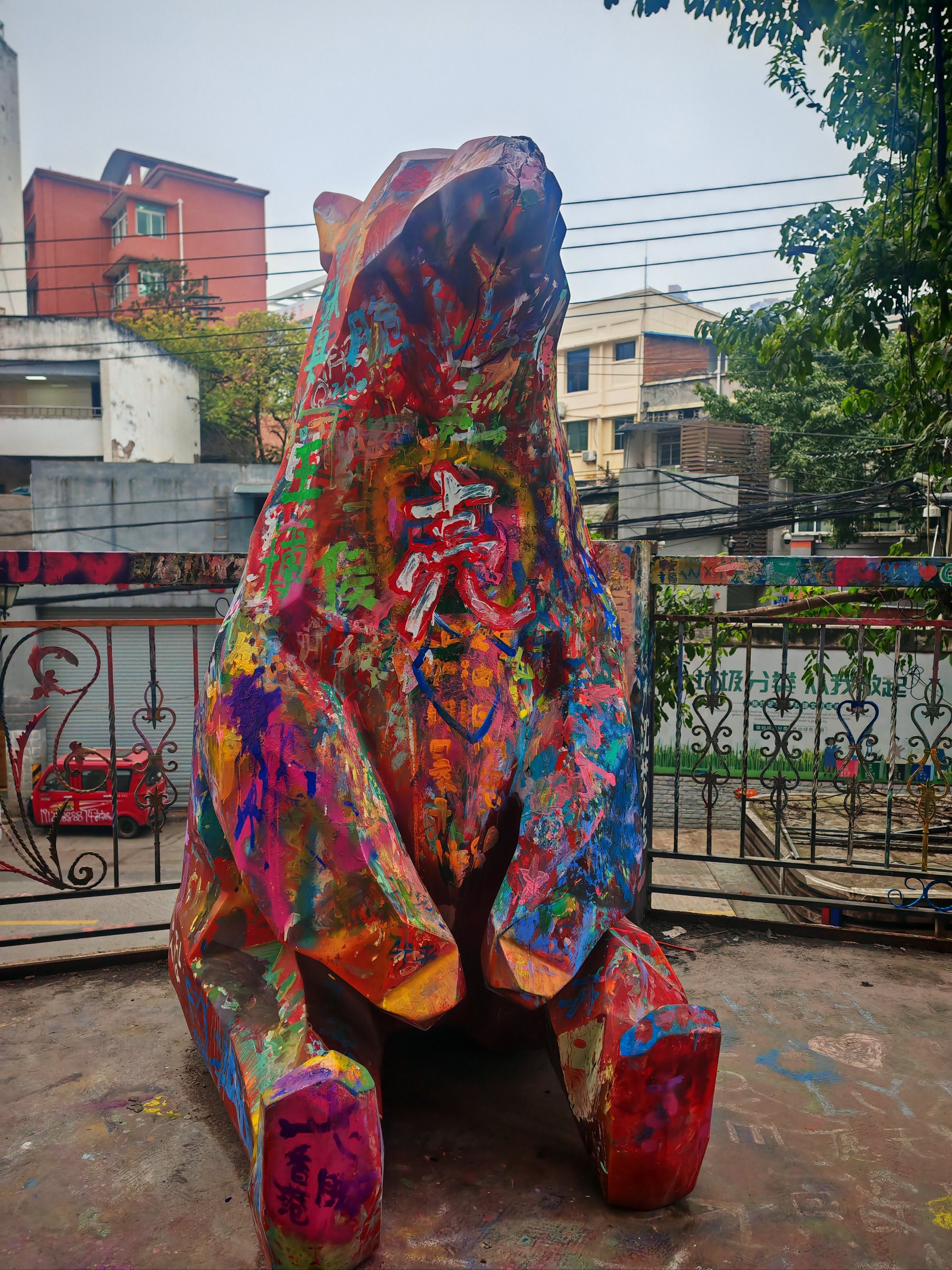 从街头标记到艺术宣言：涂鸦的诞生与进化