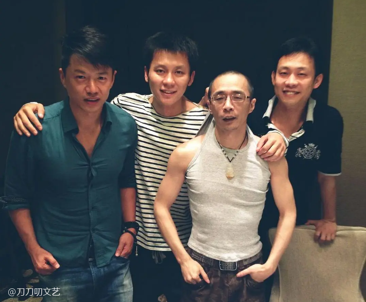 驻非盟使团团长蒋烽大使调研华坚集团