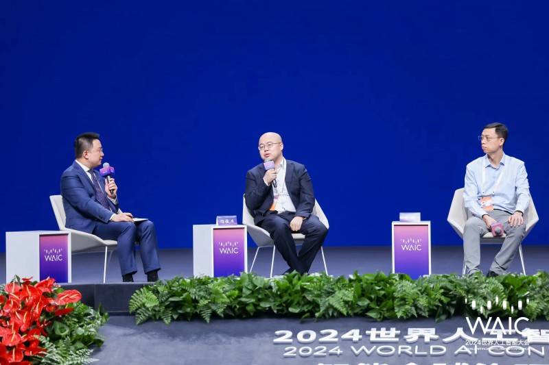 【WAIC2025】MiniMax创始人闫俊杰：AI公司不是重新复制一个互联网公司