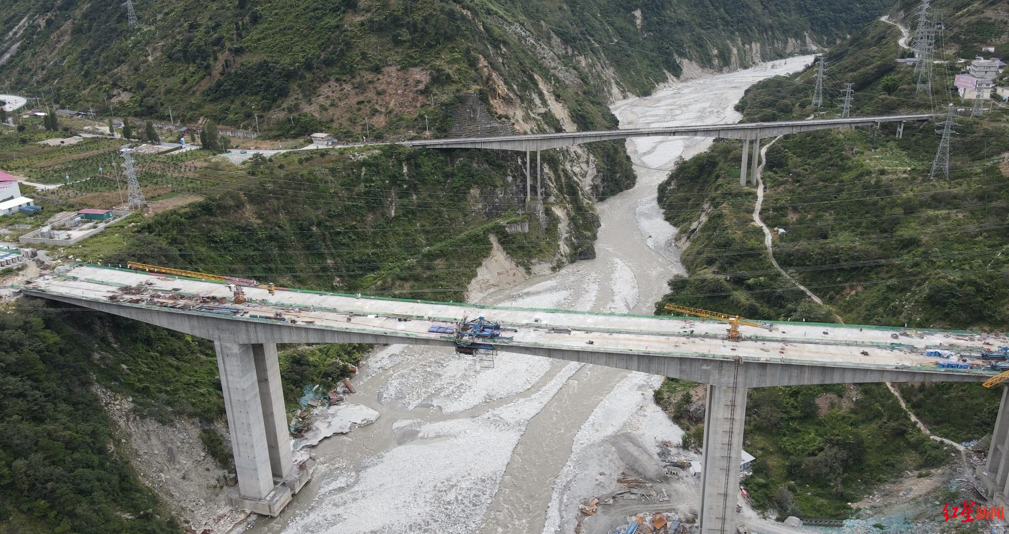 广绵扩容项目黑龙滩特大桥顺利实现双幅合龙
