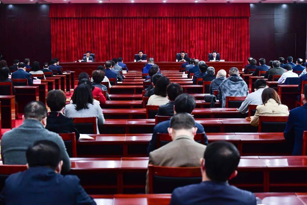 吉林省省长胡玉亭主持召开具身智能机器人公司组建工作专题会议