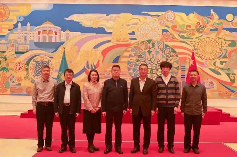 赵锁成参赞拜会东帝汶贸工部部长