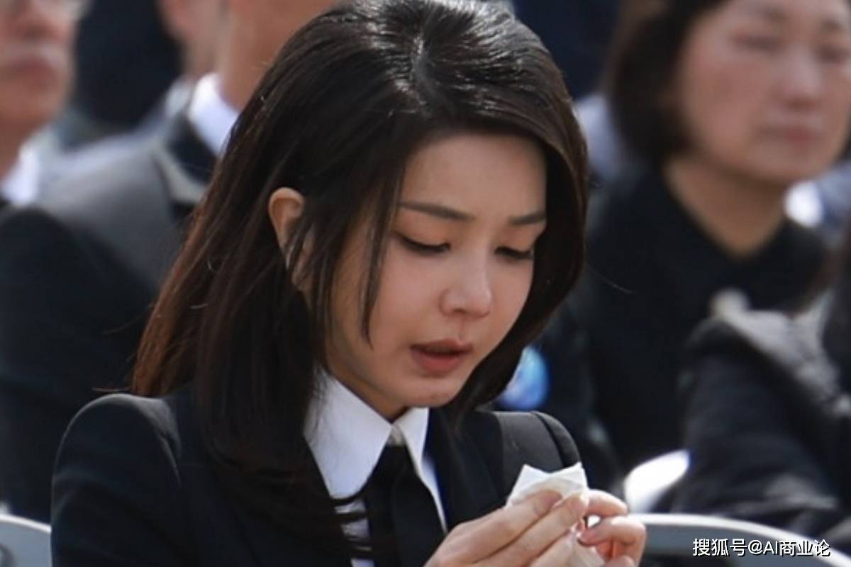 突发！韩国前第一夫人金建希被拘押