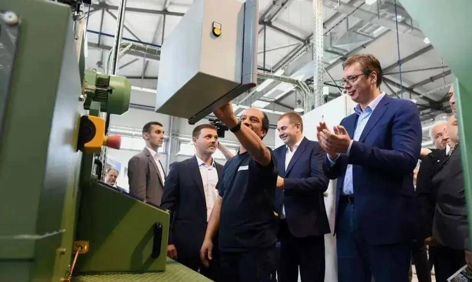 塞尔维亚6月底公共债务降至385.5亿欧元