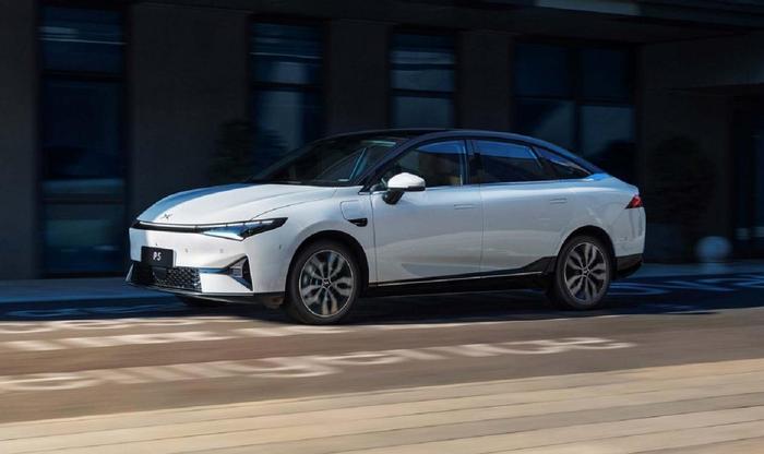 Q2交付破十万，毛利创新高，小鹏仍未走出亏损