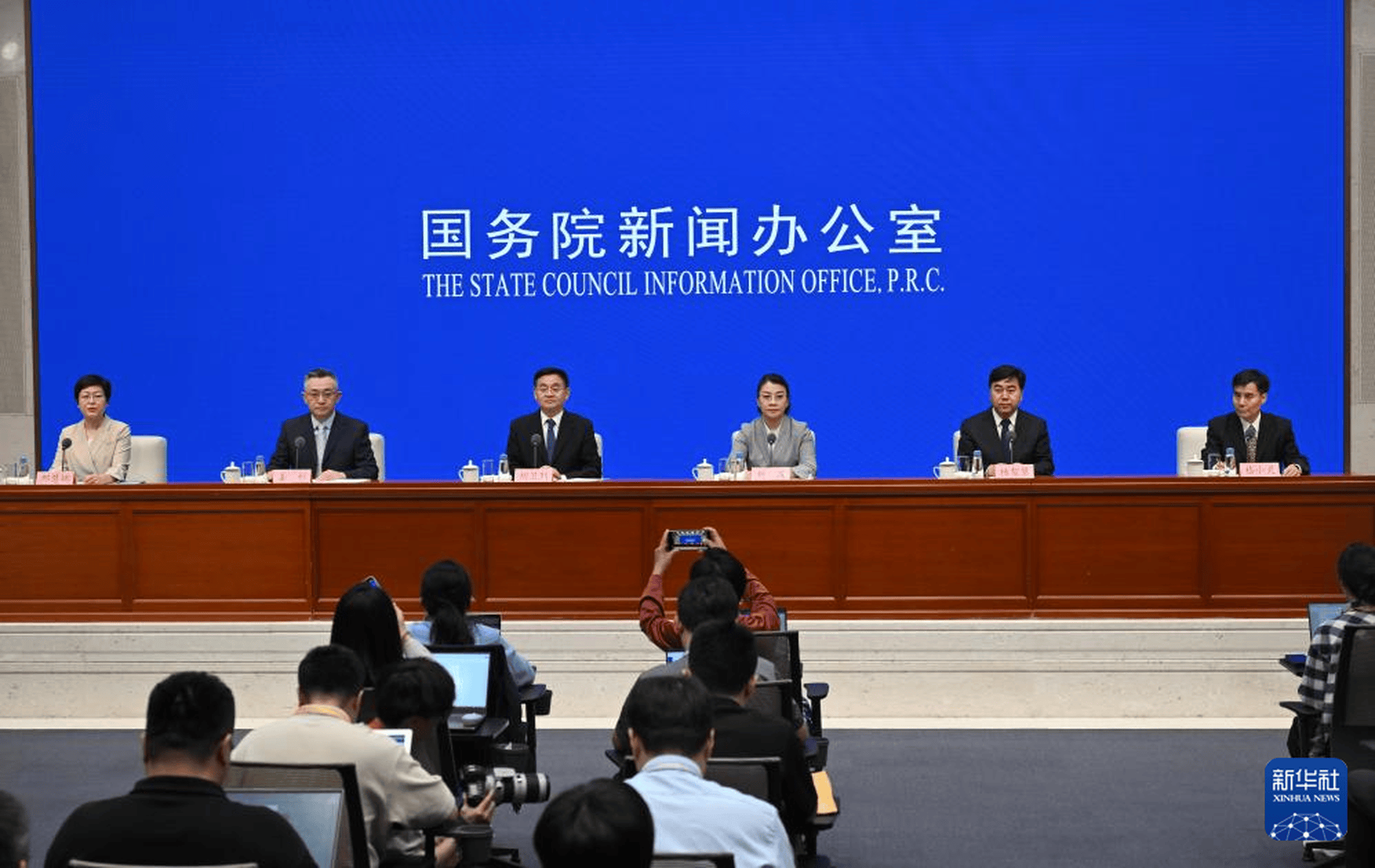 今日看点|国新办将举行介绍阅兵准备工作有关情况新闻发布会