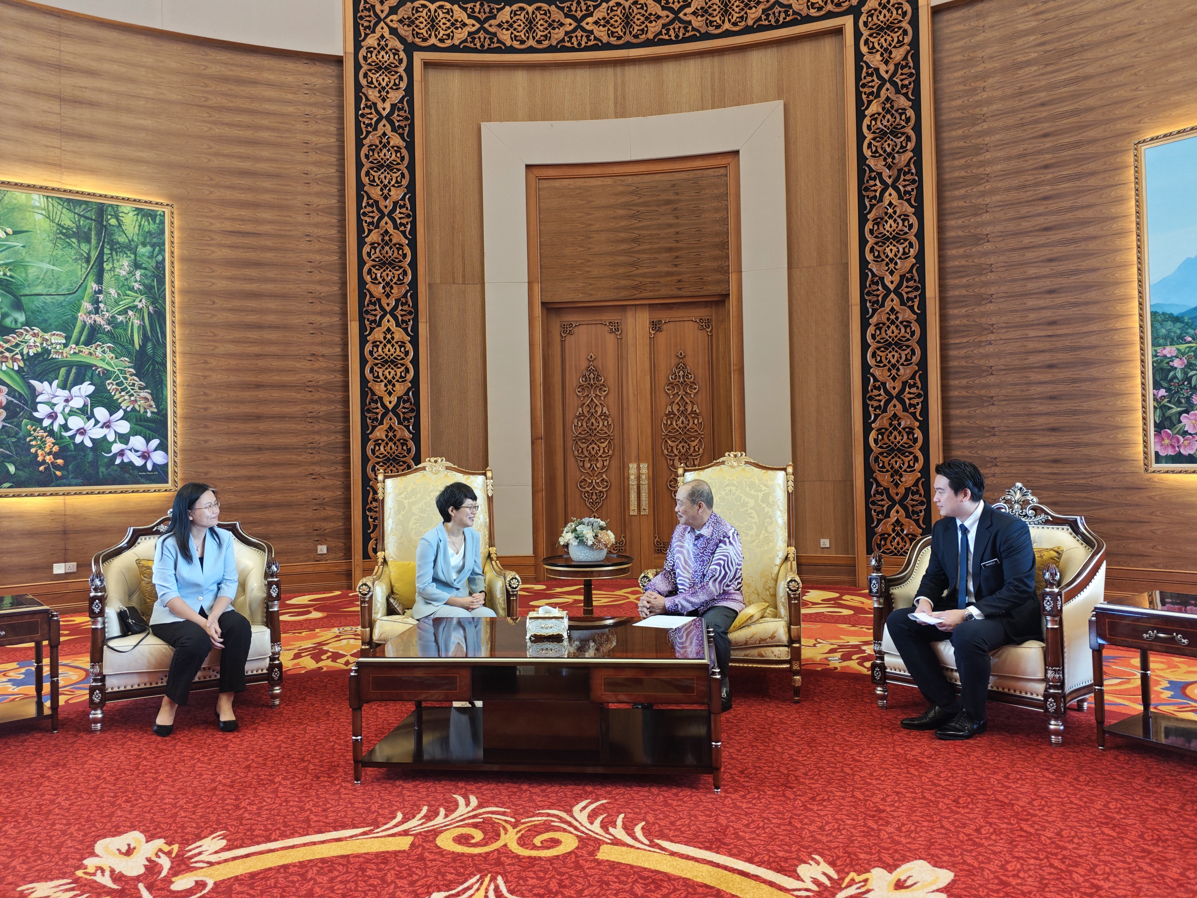 房新文总领事拜会弗兰克斯顿市长博勒姆