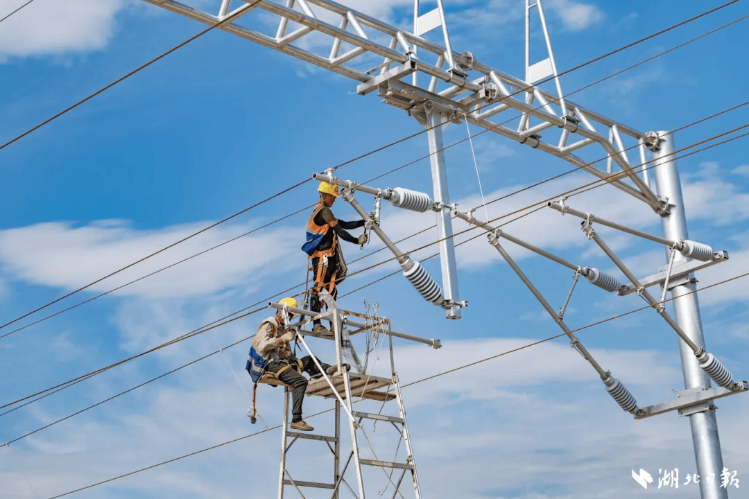 设计时速350公里，沿江高铁武宜段正式进入试运行阶段