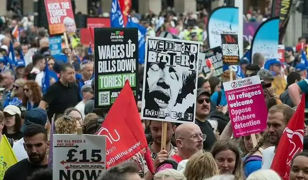 30年期英债收益率触及27年高点 英国政府秋季增税或雪上加霜