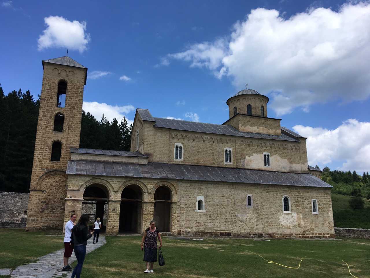 波黑7月工会一篮子消费品价格达3202.70马克