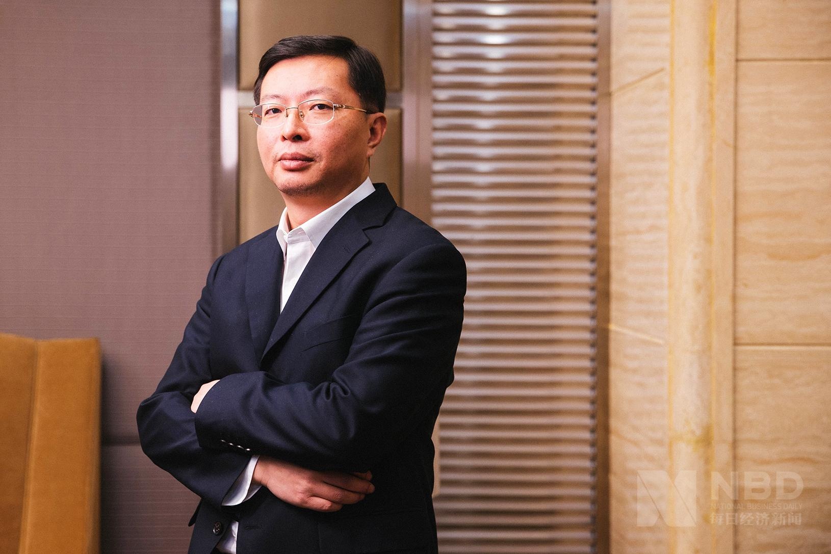 成都银行：副董事长何维忠退休离任