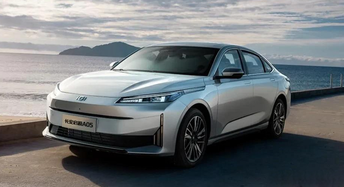 承担走量任务，长安起源A06亮相