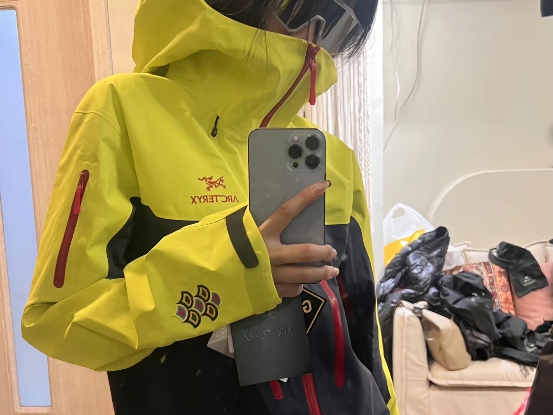 安踏旗下始祖鸟品牌因“赞助艺术家在喜马拉雅放烟花”致歉