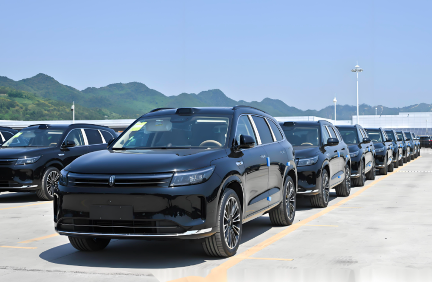 5万亿市场高歌猛进！这些隐忧，不可轻忽