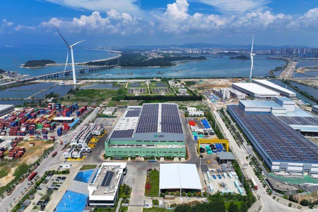 两部门：加强屋顶光伏、分散式风电、多元储能、充电桩等新能源基础设施的开发利用