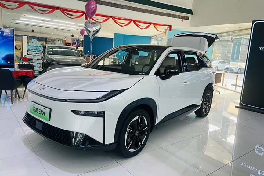 广汽丰田连发四车，燃油车也开始展示“含华量”