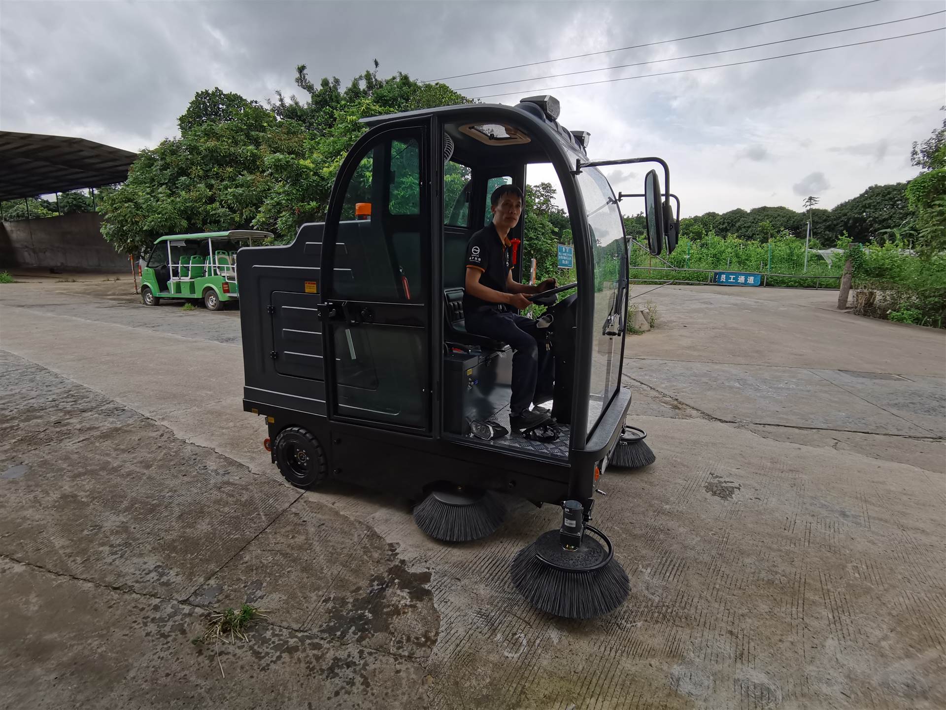 中国扫地机的越南“生意经”