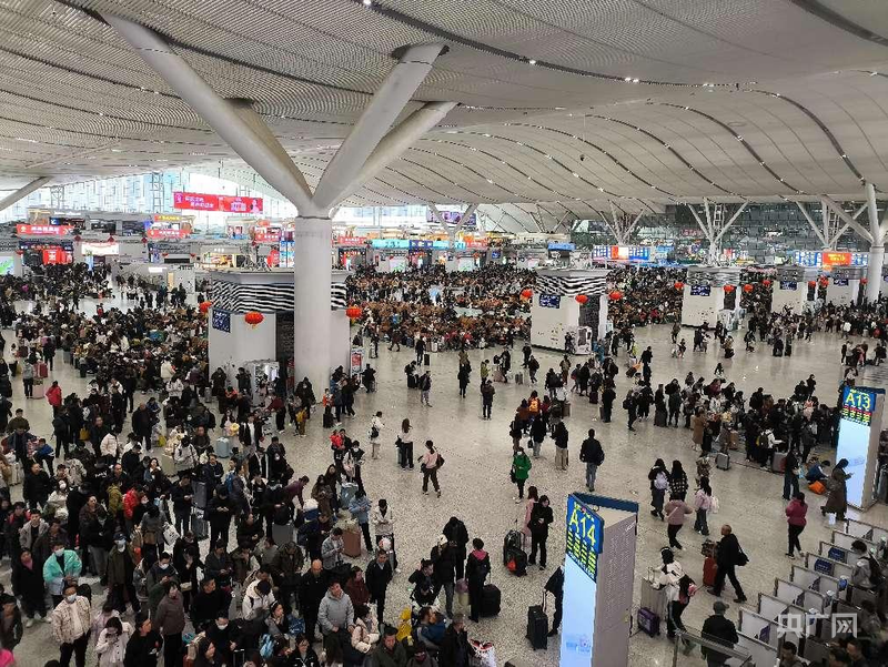 国庆假期首日深圳铁路到发旅客预计超100万人次